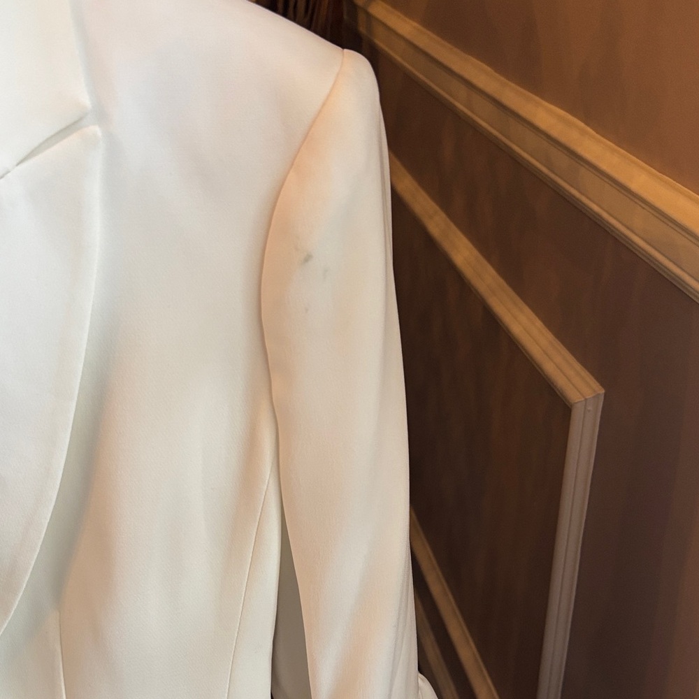 Cinq à Sept White Blazer with Ruffled Sleeves - Picture 4 of 5
